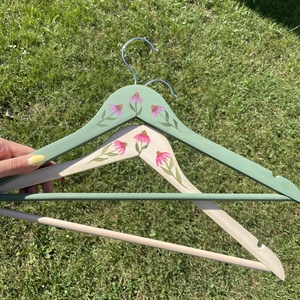 Kas virágos festett vállfa, Esküvő, Ruha, Vállfa, Festészet, MESKA