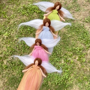 Színes kisangyal, Karácsony, Karácsonyi lakásdekoráció, Karácsonyfadíszek, Nemezelés, MESKA