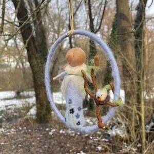 Tavaszváró gyapjú kopogtató - otthon & életmód - dekoráció - ajtó- és ablak dekoráció - ajtódísz & kopogtató - Meska.hu