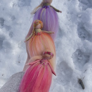 Virágos gyapjú tündérek - otthon & életmód - dekoráció - ajtó- és ablak dekoráció - ablakdísz - Meska.hu