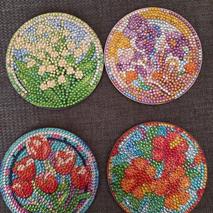 4 db poháralátét virágos mintával, Otthon & Életmód, Konyhafelszerelés, tálalás, Tálalás, Tányér- és poháralátét, Gyöngyfűzés, gyöngyhímzés, MESKA