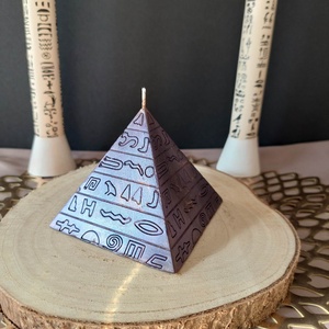 Egyiptomi piramis formájú gyertya - otthon & életmód - gyertya, illat, aroma - gyertya - Meska.hu