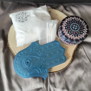 Marokkó kéznyújtásra - Hamsa kéz füstölő tartóval és homokviasszal, Otthon & Életmód, Gyertya, illat, aroma, Gyertya, Gyertya-, mécseskészítés, MESKA