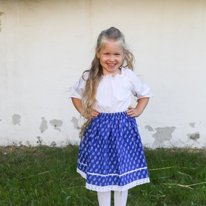 Középkék néptáncos szoknya 20-35 cm, apró virágos, kékfestő mintájú (NEM pörgős, 150 cm körben) - ruha & divat - női ruha - szoknya - Meska.hu