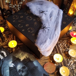 Horror ajándékcsomag csokoládéval és könyvvel Halloweenre, A kísértet sikolya ajándék szülinapra, névnapra, karácsonyra - otthon & életmód - dekoráció - halloween - halloweeni dekoráció - Meska.hu