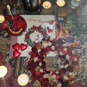 Ajándékcsomag csokoládéval mesekönyvvel Alma Magdi kisegér karácsonyi varázslat egérke figurával karácsonyra gyerekenek - élelmiszer - gourmet ajándékcsomag - Meska.hu