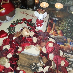 Ajándékcsomag csokoládéval mesekönyvvel Alma Magdi kisegér karácsonyi varázslat egérke figurával karácsonyra gyerekenek - élelmiszer - gourmet ajándékcsomag - Meska.hu