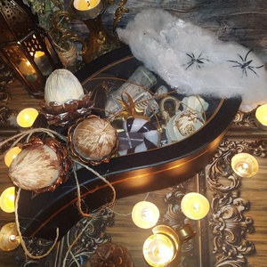 A boszorkány karácsonya ajándékcsomag bűbájosoknak gyertyával cuki díszekkel füstölővel  - karácsony - adventi díszek - adventi gyertyadíszek és koszorúdíszek - Meska.hu