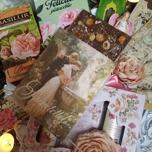 Romantikus ajándékcsomag szerelemes Valentin napra, Nőnapra, Évforfulóra, Születésnapra kézműves csokoládéval, angyallal - élelmiszer - gourmet ajándékcsomag - Meska.hu