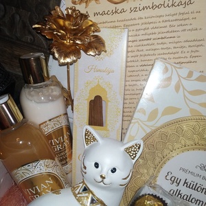 Cicás ajándékcsomag csokoládékkal és kozmetikumokkal nőknek anyáknapjára, szülinapra, névnapra,  - élelmiszer - gourmet ajándékcsomag - Meska.hu