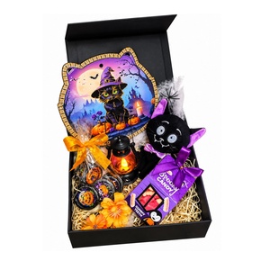 Halloween ajándékcsomag csokival, plüss cicával - Rumos Frici vámpír macska keresi a szerelmét - otthon & életmód - dekoráció - halloween - halloweeni dekoráció - Meska.hu