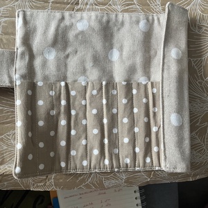 Kézzel készült textil ecsettartó � feltekerhető tároló, Szépségápolás, Arcápolás, Smink kellék, Varrás, MESKA