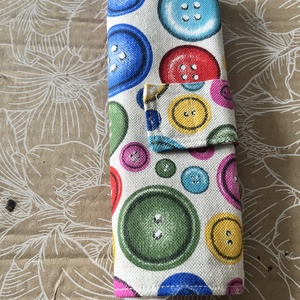 Kézzel készült textil ecsettartó � feltekerhető tároló - szépségápolás - arcápolás - smink kellék - Meska.hu