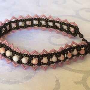 Rózsás romantika karkötő - Meska.hu