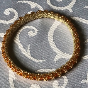 Swarovski kristályos, japán gyöngyös fémmentes karperec - ékszer - karkötő - karperec - Meska.hu