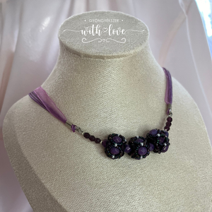 Lila bogyós gyöngy nyaklánc, Ékszer, Nyaklánc, Bogyós nyaklánc, Gyöngyfűzés, gyöngyhímzés, MESKA