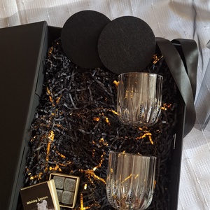 Midnight Gentleman whiskeys pohár box, Esküvő, Dekoráció, Esküvői asztaldísz, Mindenmás, MESKA