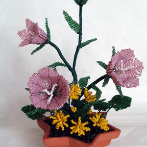 Harangvirág mezei virággal gyöngyből csillag alakú cserépben, lakásdekoráció -  - Meska.hu