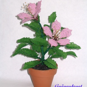 Hibiszkusz gyöngyből, asztaldísz - otthon & életmód - dekoráció - Meska.hu