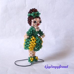 Lány csíkos szoknyában gyöngyből, kabalafigura - táska & tok - kulcstartó & táskadísz - kulcstartó - Meska.hu