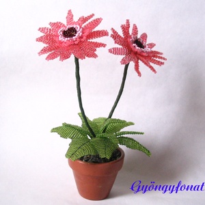 Gerbera cserépben gyöngyből, asztaldísz, Otthon & Életmód, Dekoráció, Asztal és polc dekoráció, Asztaldísz, Gyöngyfűzés, gyöngyhímzés, Virágkötés, MESKA