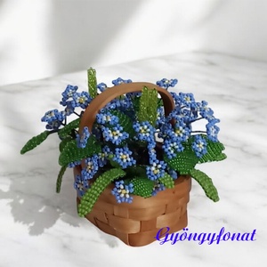 Kék nefelejcs virág  gyöngyből kosárban, asztaldísz  - otthon & életmód - dekoráció - asztal és polc dekoráció - asztaldísz - Meska.hu