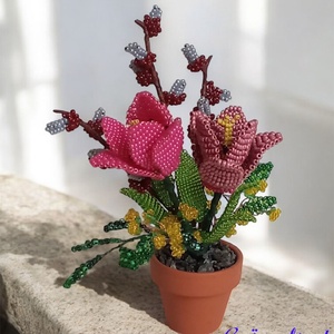 Gyöngyből készült tulipán, asztaldísz  - Meska.hu