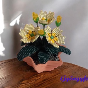 Virág gyöngyből (primula), anyák napjára - Meska.hu