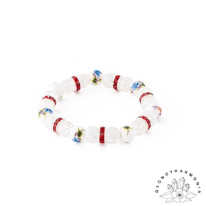 Hegyikristály ásvány karkötő színes virágos porcelán gyönggyel és piros strasszos köztesekkel, Ékszer, Karkötő, Ásványkarkötő, Ékszerkészítés, Gyöngyfűzés, gyöngyhímzés, MESKA