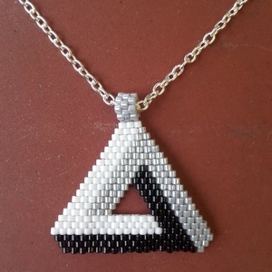 Penrose-háromszög medál ezüstszínű nyakláncon - Meska.hu