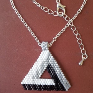 Penrose-háromszög medál ezüstszínű nyakláncon -  - Meska.hu