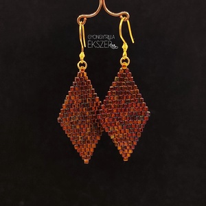  Irizáló lilás arany gyöngyfűzött rombusz fülbevaló - ékszer - fülbevaló - lógó fülbevaló - Meska.hu