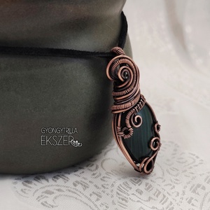 Malachit medál antikolt vörösréz befoglalással - ékszer - nyaklánc - medál - Meska.hu