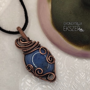 Dumortierit medál antikolt vörösréz befoglalással, Ékszer, Nyaklánc, Medál, Ékszerkészítés, MESKA