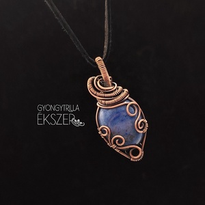 Dumortierit medál antikolt vörösréz befoglalással - ékszer - nyaklánc - medál - Meska.hu