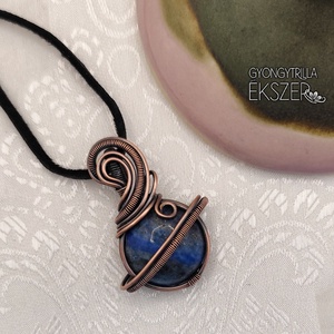 Lapis lazuli bolygó medál antikolt vörösréz befoglalással, Ékszer, Nyaklánc, Medál, Ékszerkészítés, MESKA