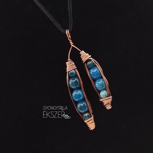 Apatit ásványgyöngyös zöldborsó medál antikolt vörösréz befoglalással - ékszer - nyaklánc - medál - Meska.hu