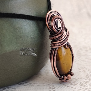 Tigrisszem medál antikolt vörösréz befoglalással - ékszer - nyaklánc - medál - Meska.hu