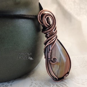 Jáspis medál antikolt vörösréz befoglalással - ékszer - nyaklánc - medál - Meska.hu