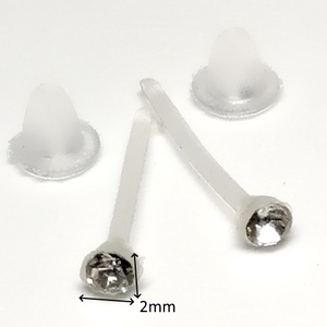 Ékszerek-fülbevalók: szilikon fülbevaló SFSZ-K01-2 kristály köves 2mm-es több színben - ékszer - fülbevaló - pötty fülbevaló - Meska.hu