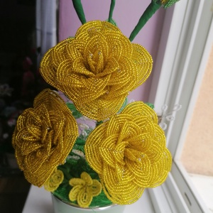 Gyöngyből készült sárga rózsa - otthon & életmód - dekoráció - virágdísz és tartó - csokor & virágdísz - Meska.hu
