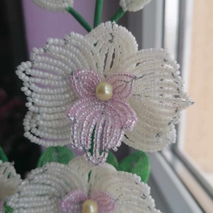 Akciós! gyöngyből készült orchidea - otthon & életmód - dekoráció - virágdísz és tartó - csokor & virágdísz - Meska.hu