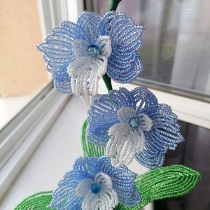 Gyöngyből készült kék orchidea - otthon & életmód - dekoráció - virágdísz és tartó - csokor & virágdísz - Meska.hu