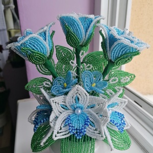 Gyöngyből készült rózsa orchideával, Otthon & Életmód, Dekoráció, Virágdísz és tartó, Csokor & Virágdísz, Gyöngyfűzés, gyöngyhímzés, MESKA
