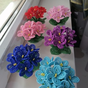 Gyöngyből készült kis fokföldi ibolya - otthon & életmód - dekoráció - virágdísz és tartó - csokor & virágdísz - Meska.hu