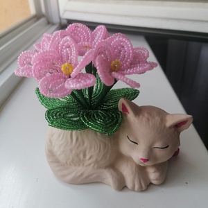Cica fokföldi ibolyával - otthon & életmód - dekoráció - asztal és polc dekoráció - asztaldísz - Meska.hu