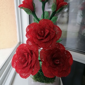 Gyöngyből készült piros rózsa, Otthon & Életmód, Dekoráció, Virágdísz és tartó, Csokor & Virágdísz, Gyöngyfűzés, gyöngyhímzés, MESKA