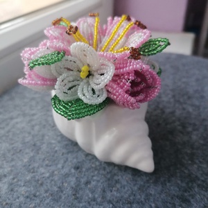 Virágok csigaházban  - otthon & életmód - virágdekoráció - virágdíszek - asztali virágdísz - Meska.hu