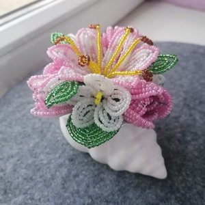 Virágok csigaházban , Otthon & Életmód, Virágdekoráció, Virágdíszek, Asztali virágdísz, Gyöngyfűzés, gyöngyhímzés, MESKA