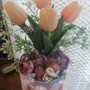 Asztali dísz őzikével élethű gumitulipánból - Meska.hu